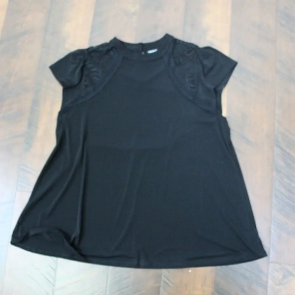 Torrid 2 cap sleeve lace accent blouse  - Picture 10 of 12